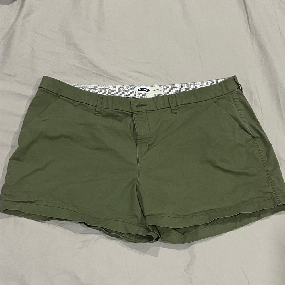 Old Navy Everyday Short, green, size 18